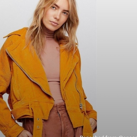 Dolman Corduroy Jacket
FREE PEOPLE - Picture 3 of 8